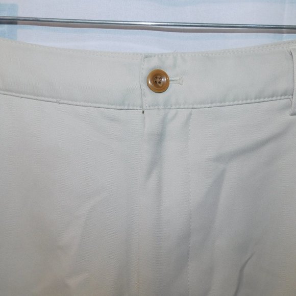 IZOD Golf FlexSwing Mens 34 Beige Flat front casual Shorts - Picture 4 of 8